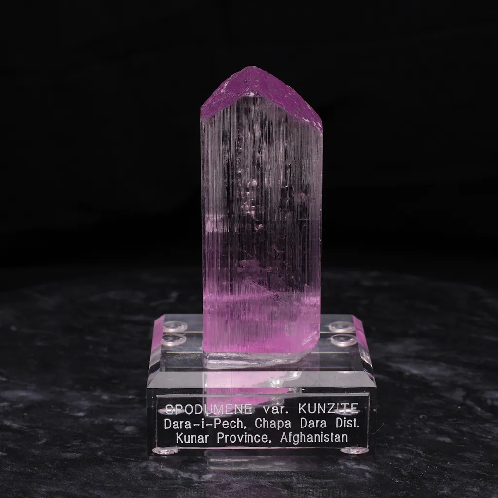 Spodumene v. Kunzite image
