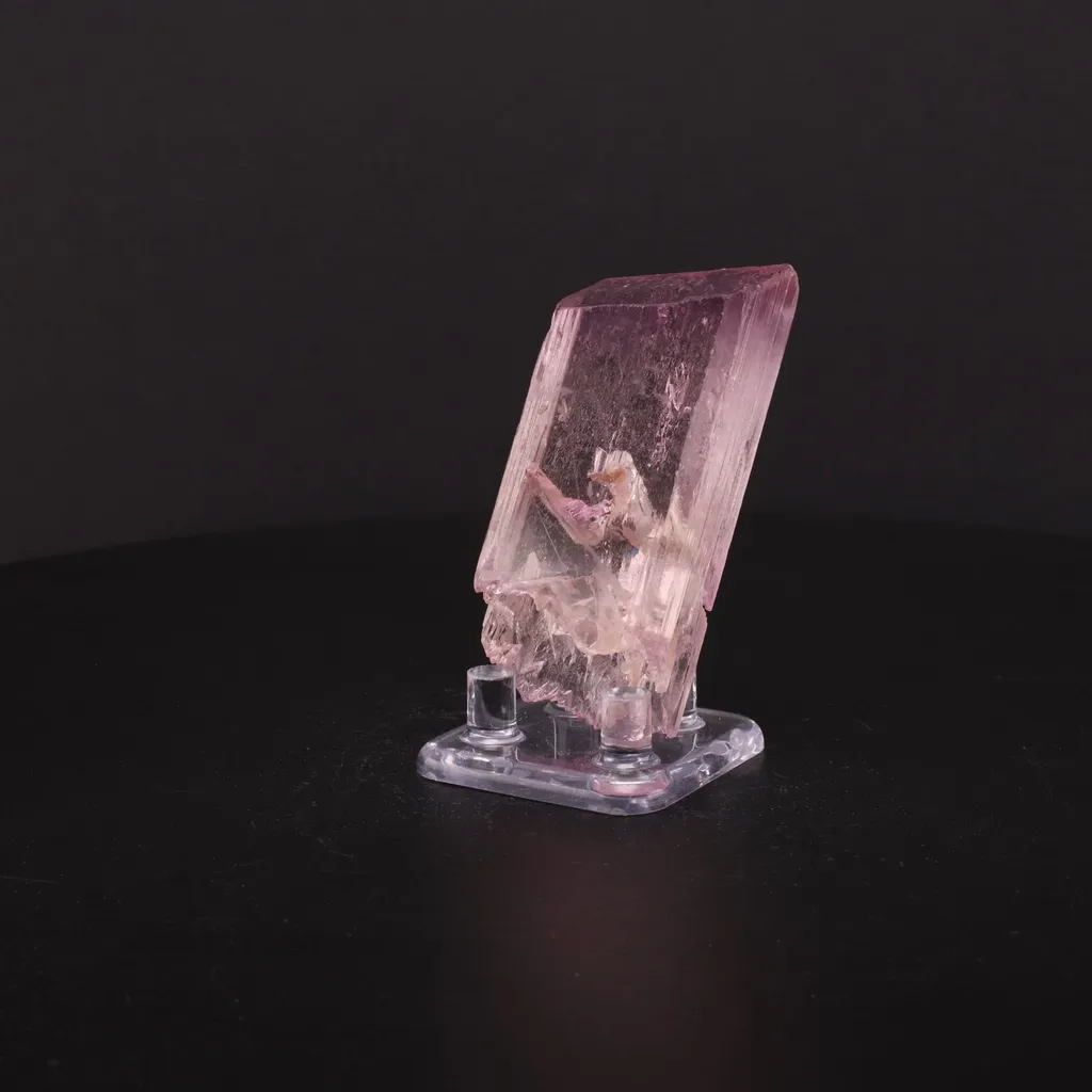 Spodumene v. Kunzite - image 2
