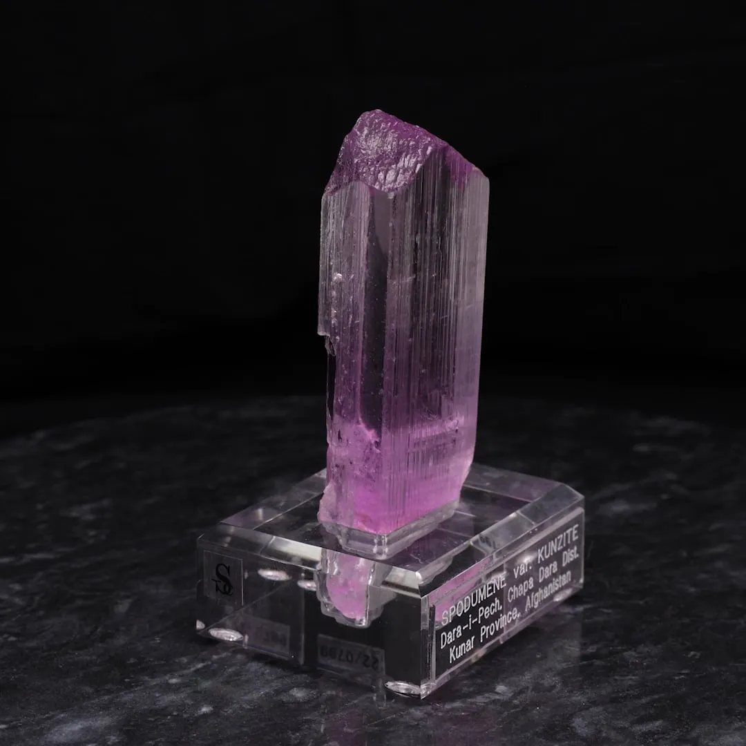 Spodumene v. Kunzite - image 2