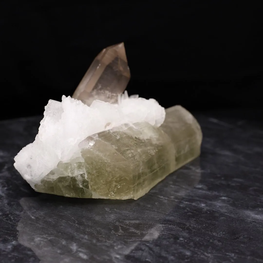 Spodumene v. Triphane, Quartz v. Smoky, Albite - image 2