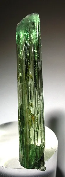 Spodumene (Var: Hiddenite) image