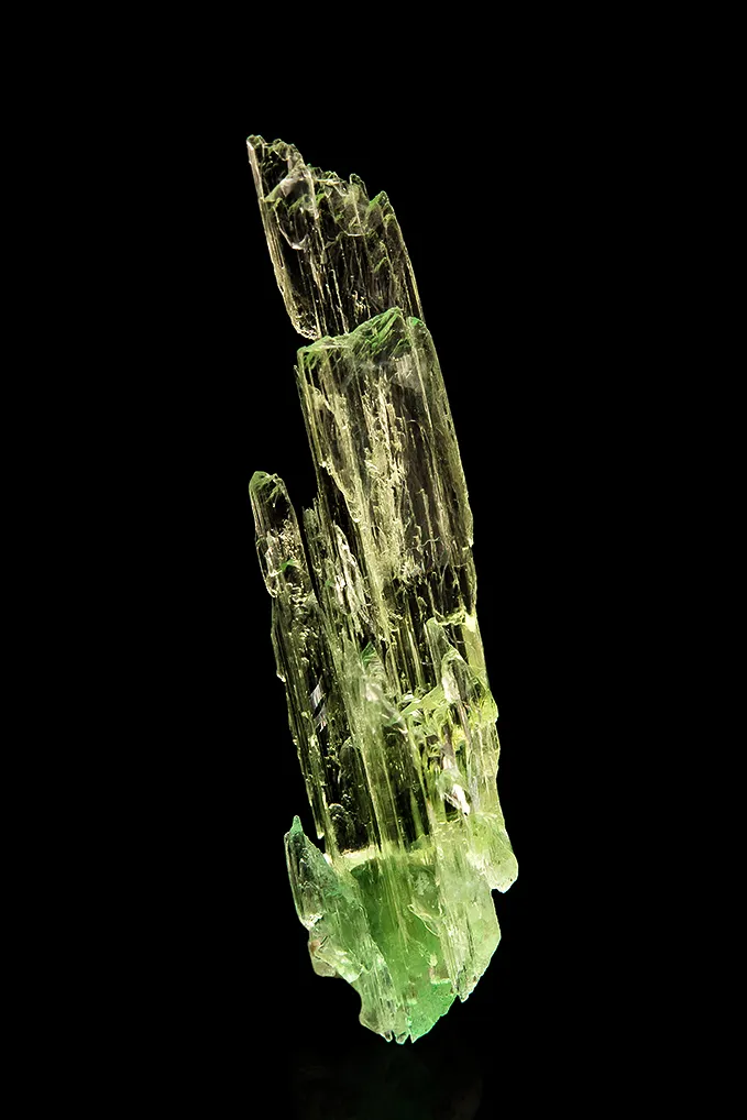Spodumene var. Hiddenite image