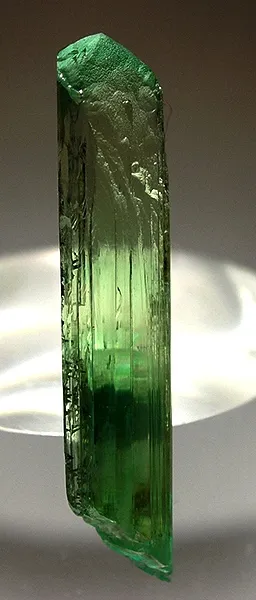 Spodumene (Var: Hiddenite) image