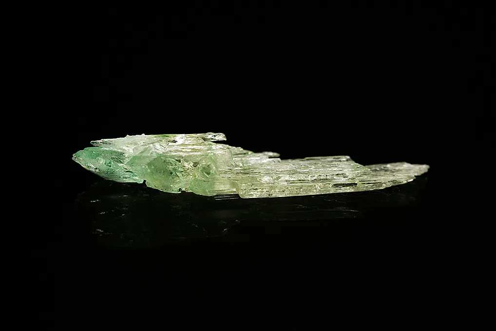 Spodumene var. Hiddenite - image 3