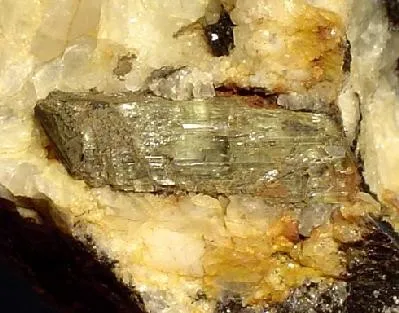 Spodumene (Var: Hiddenite) - image 2