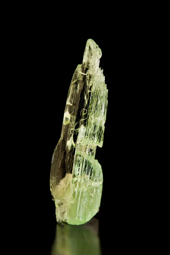 Spodumene var. Hiddenite image