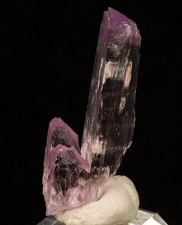 Spodumene (Var: Kunzite) image