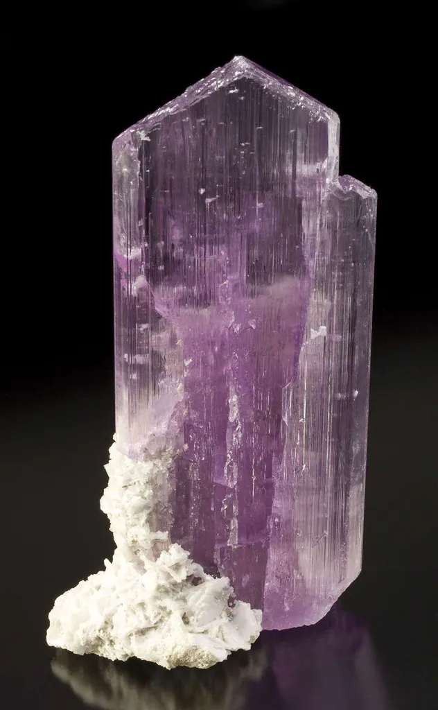 Spodumene Var. Kunzite image