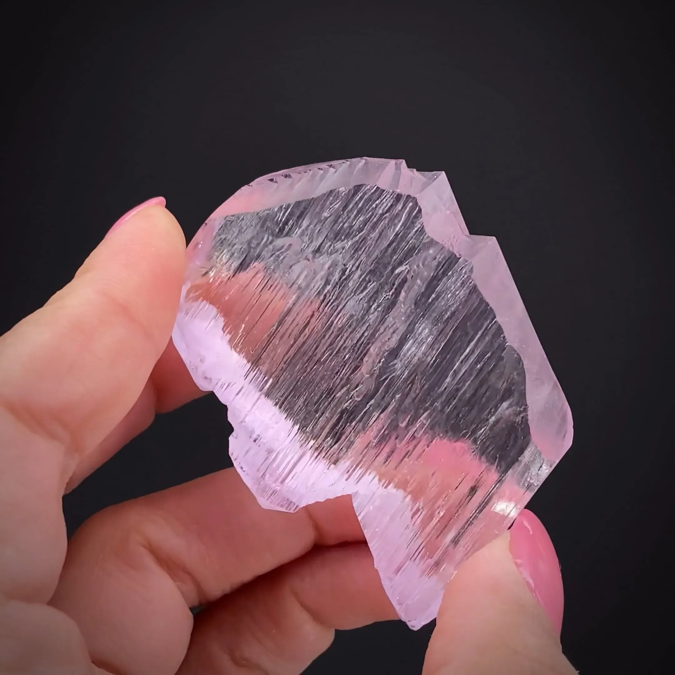 Spodumene var. Kunzite - image 2