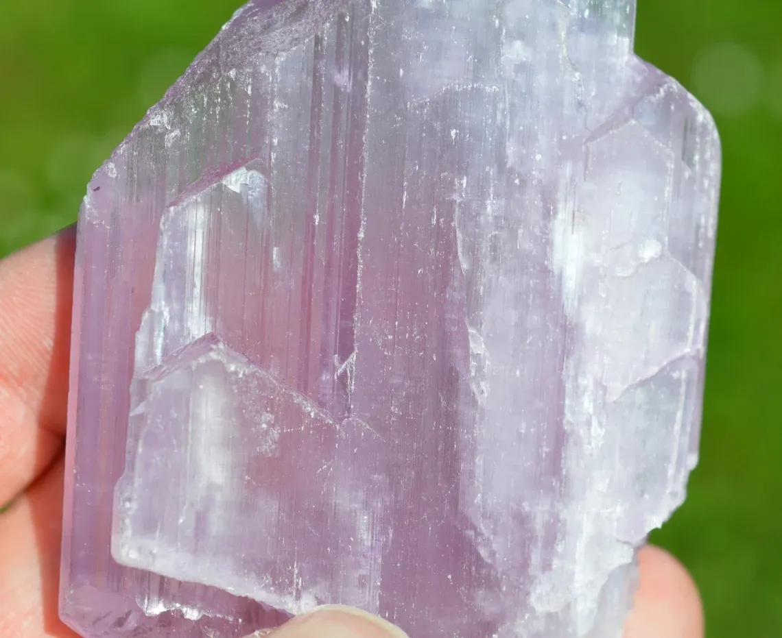 Spodumene var. Kunzite 271 grams - Gilgit-Baltistan, Pakistan - image 9