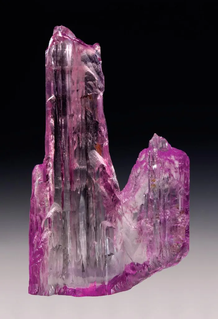 Spodumene (var. Kunzite) image