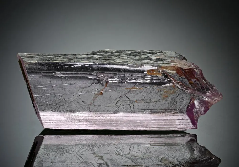 Spodumene var. Kunzite - image 1