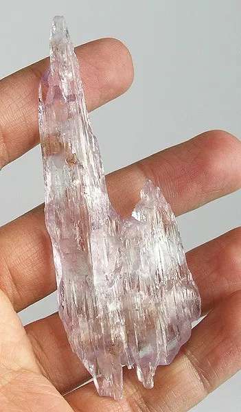 Spodumene (Var: Kunzite) image