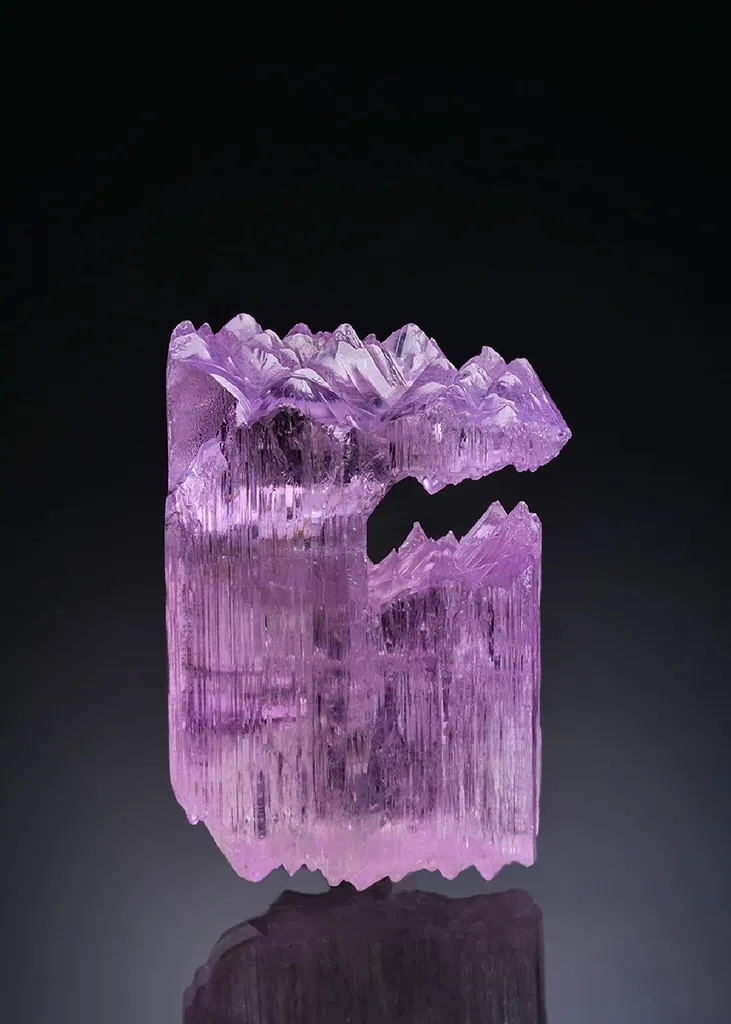 Spodumene var. Kunzite image