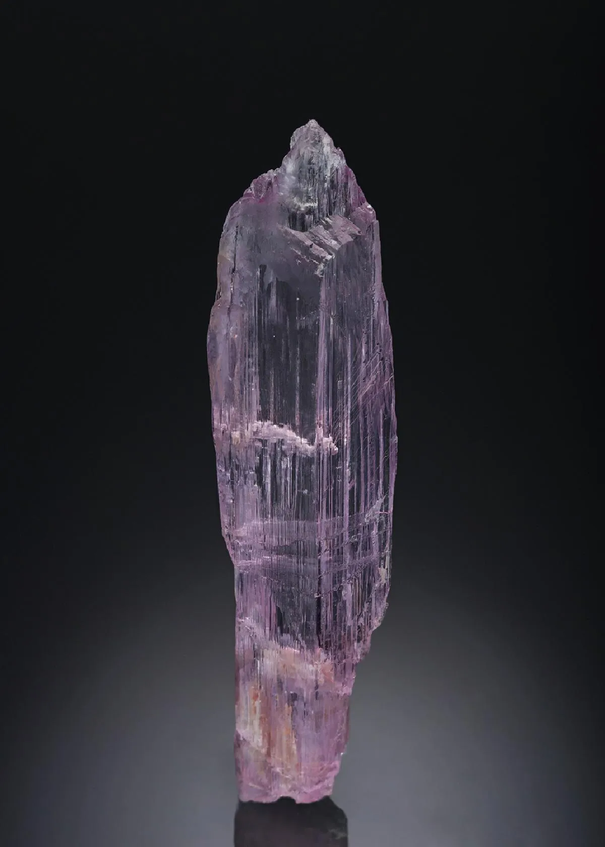 Spodumene var. Kunzite - image 1