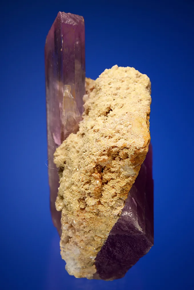 Spodumene var. Kunzite - image 4