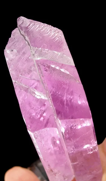 Spodumene (Var: Kunzite) - image 2