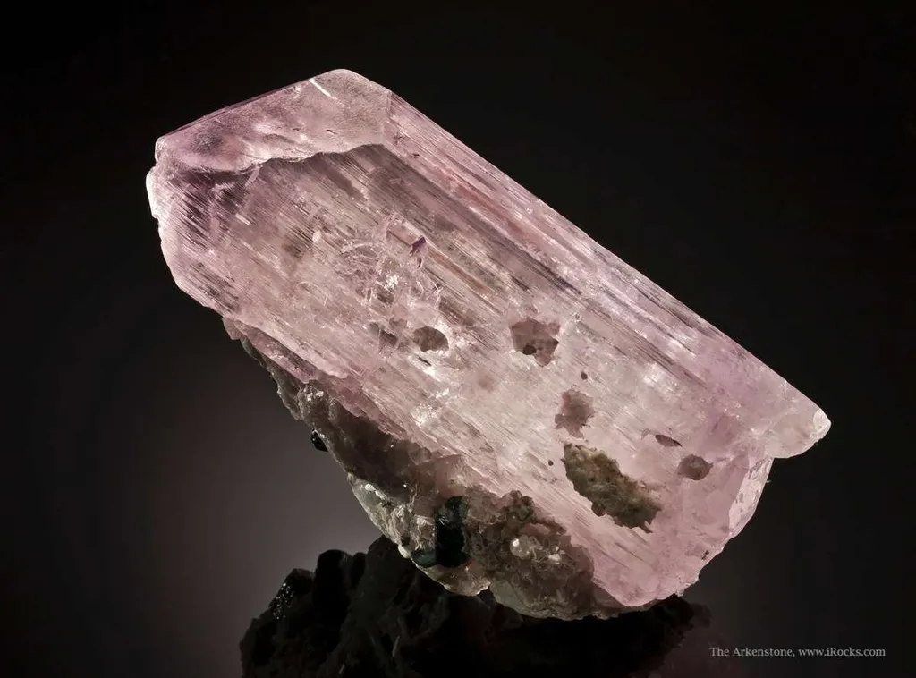 Spodumene Var Kunzite - image 4