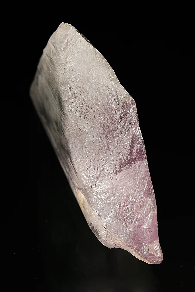 Spodumene var. Kunzite - image 4