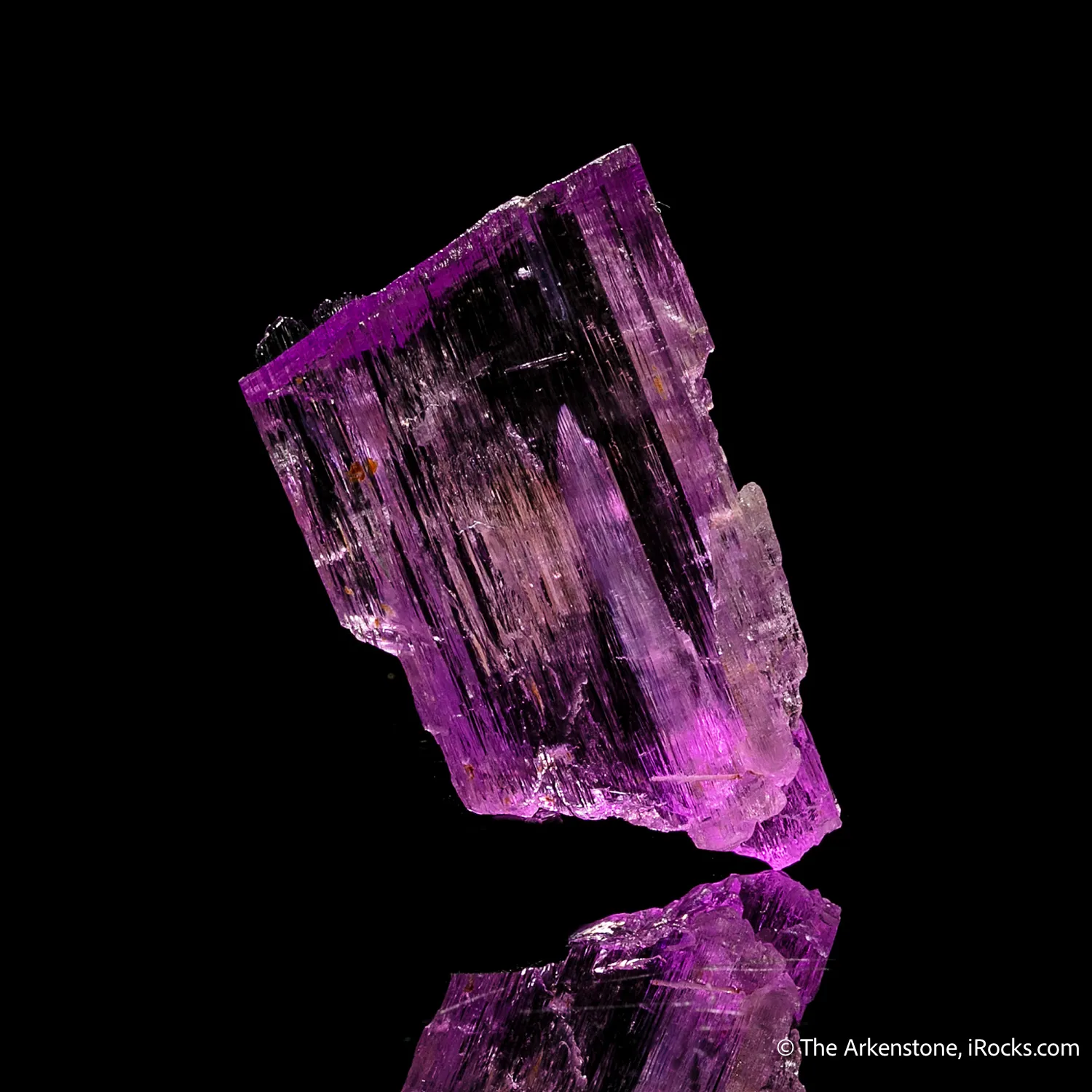 Spodumene var. Kunzite - image 3