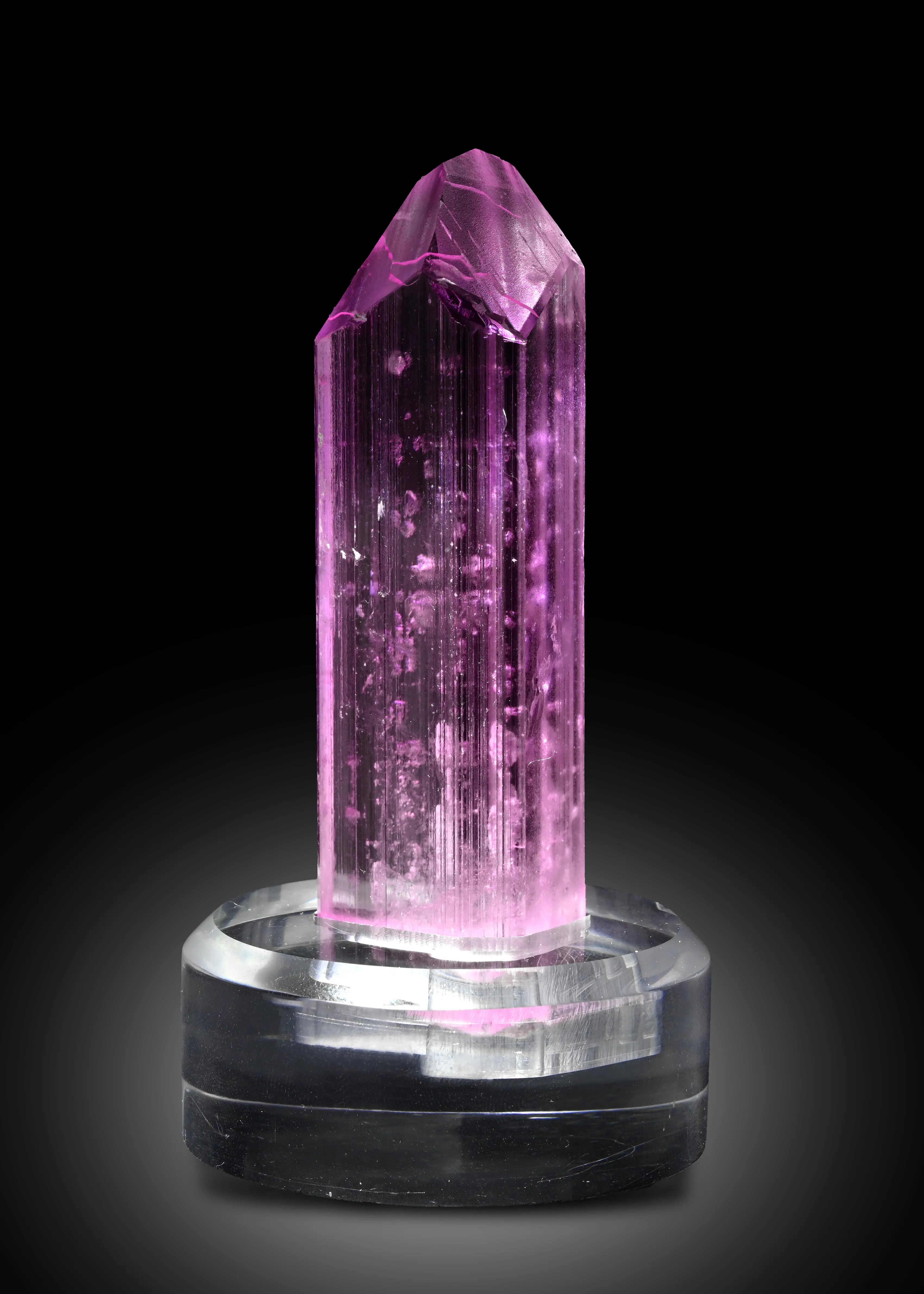 Spodumene var. Kunzite - image 3