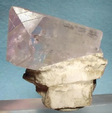 Spodumene (Var: Kunzite), Albite image