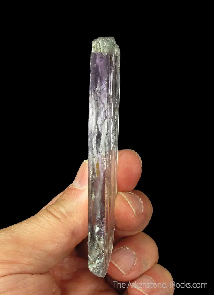 Spodumene var. Kunzite - image 2