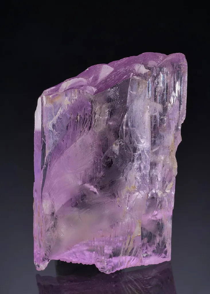 Spodumene var. Kunzite image