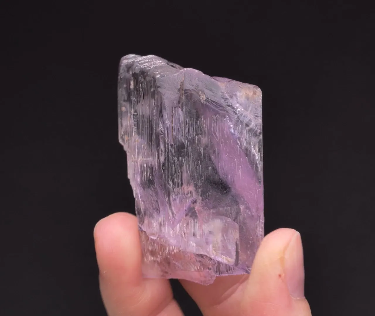 Spodumene var. Kunzite - image 2