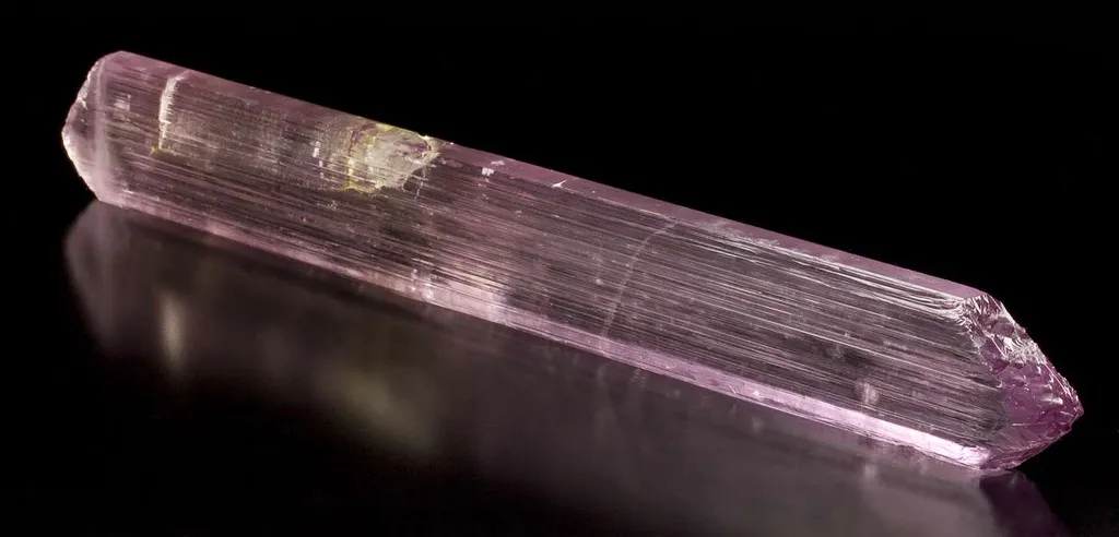 Spodumene Var. Kunzite image