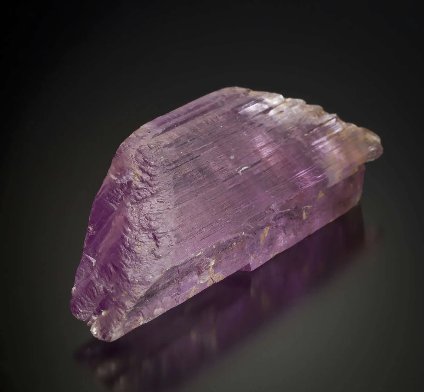 Spodumene Var. Kunzite - image 4