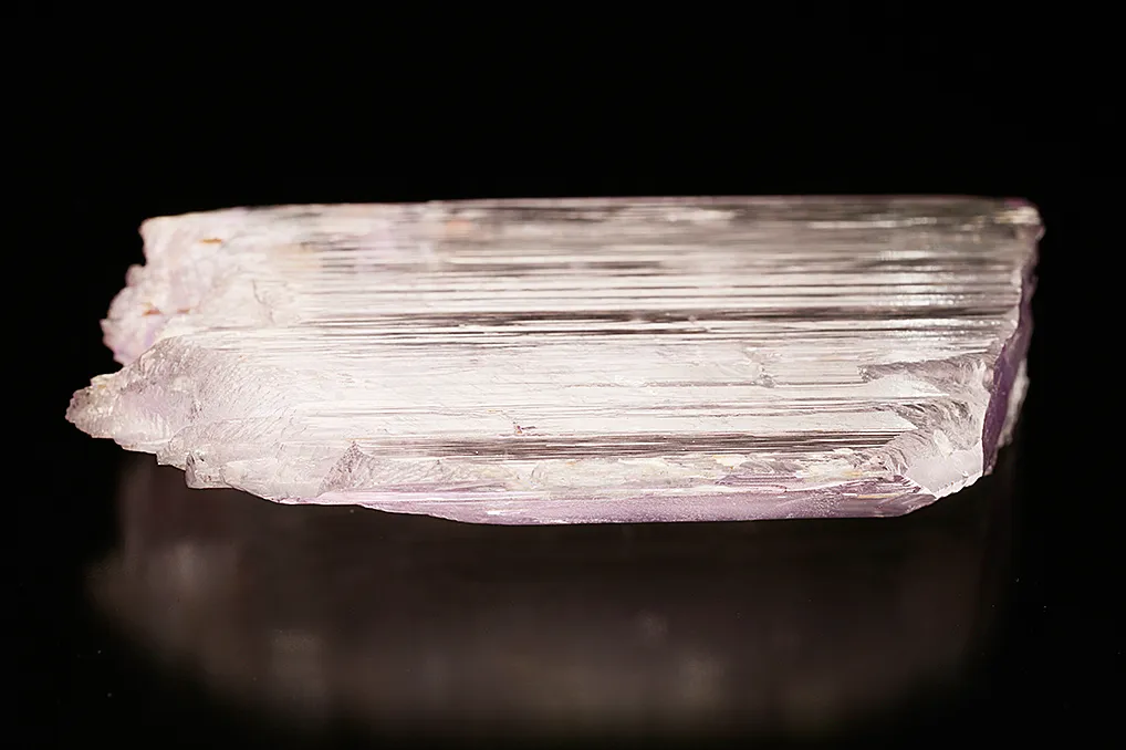 Spodumene var. Kunzite - image 5