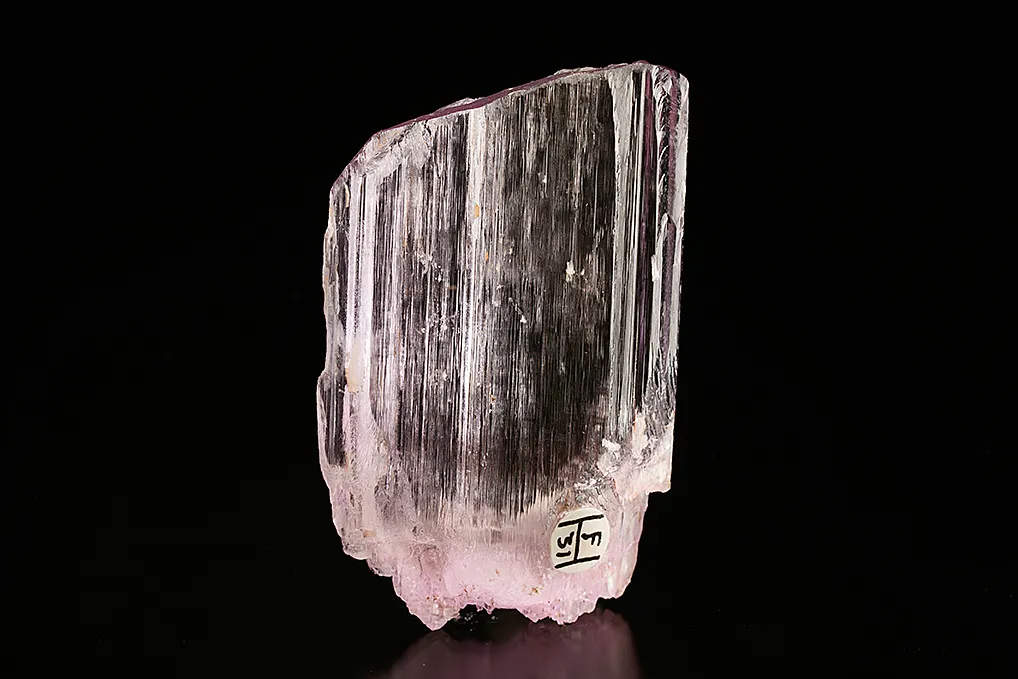 Spodumene var. Kunzite - image 2