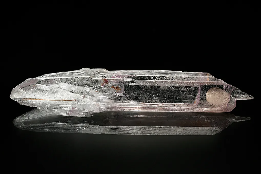 Spodumene var. Kunzite - image 4