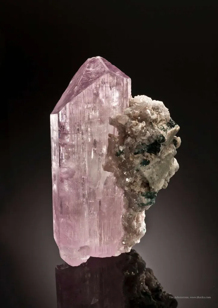 Spodumene Var Kunzite image