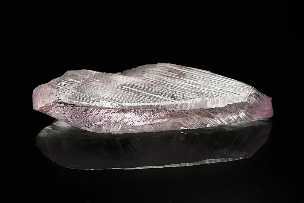 Spodumene var. Kunzite - image 4