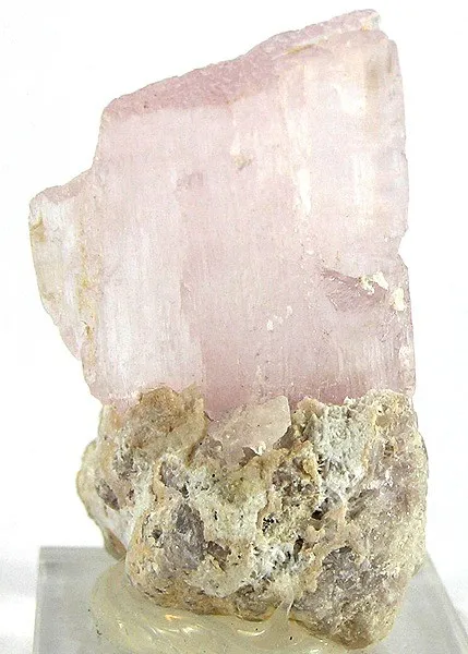 Spodumene (Var: Kunzite) image