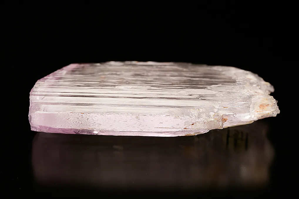 Spodumene var. Kunzite - image 3