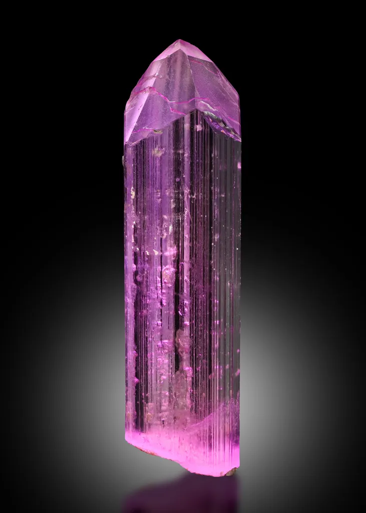 Spodumene var. Kunzite image