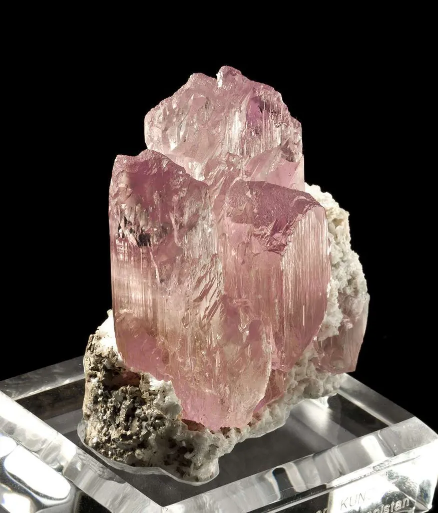 Spodumene Var Kunzite on Stilbite - image 4
