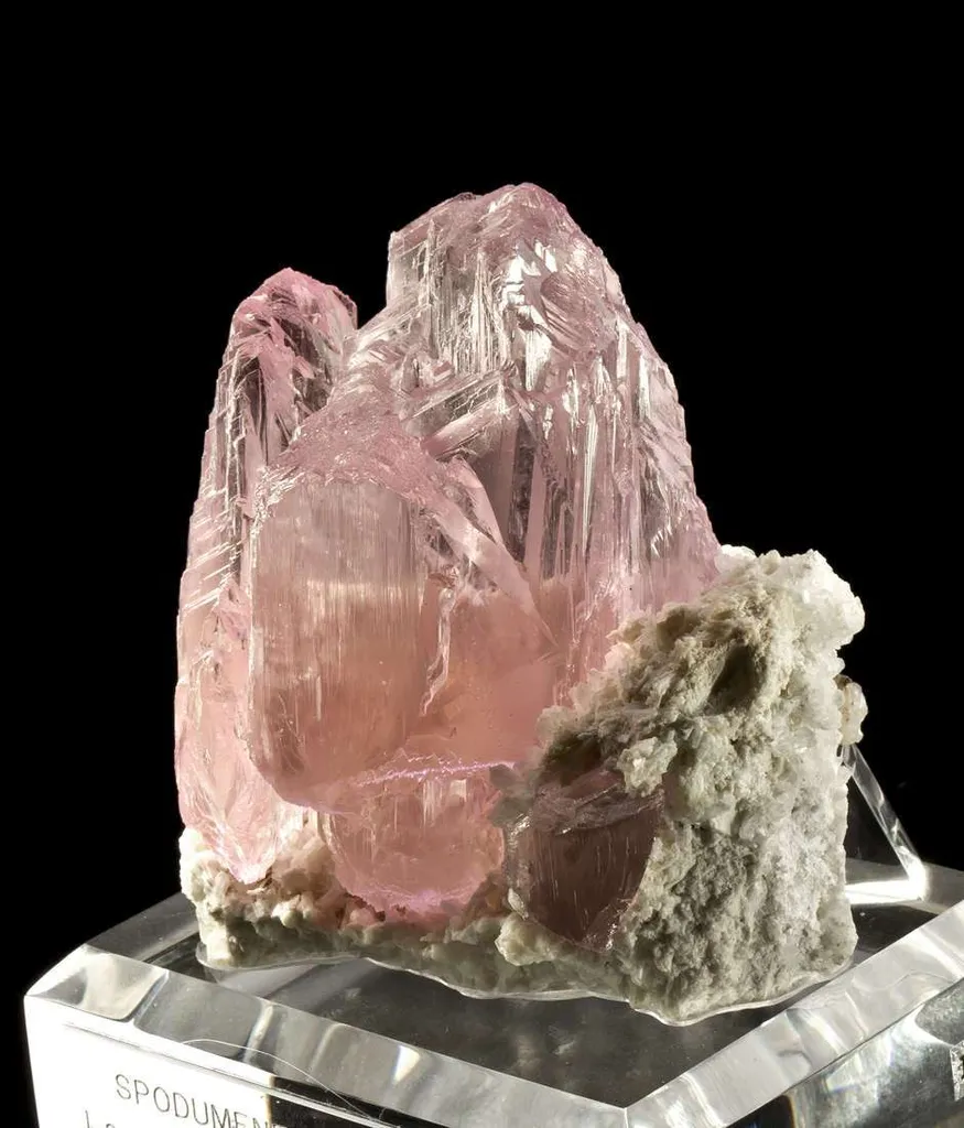 Spodumene Var Kunzite on Stilbite - image 3