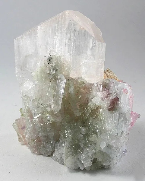 Spodumene (Var: Kunzite), Tourmaline image