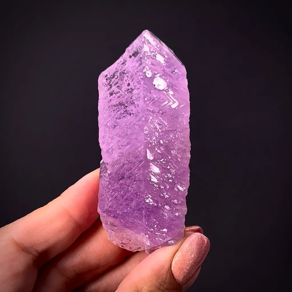 Spodumene var. Kunzite (twinned) image