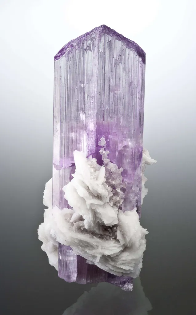 Spodumene Var. Kunzite With Cleavelandite - image 2