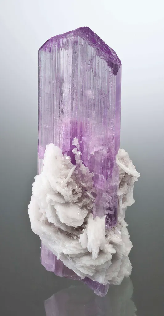 Spodumene Var. Kunzite With Cleavelandite - image 3