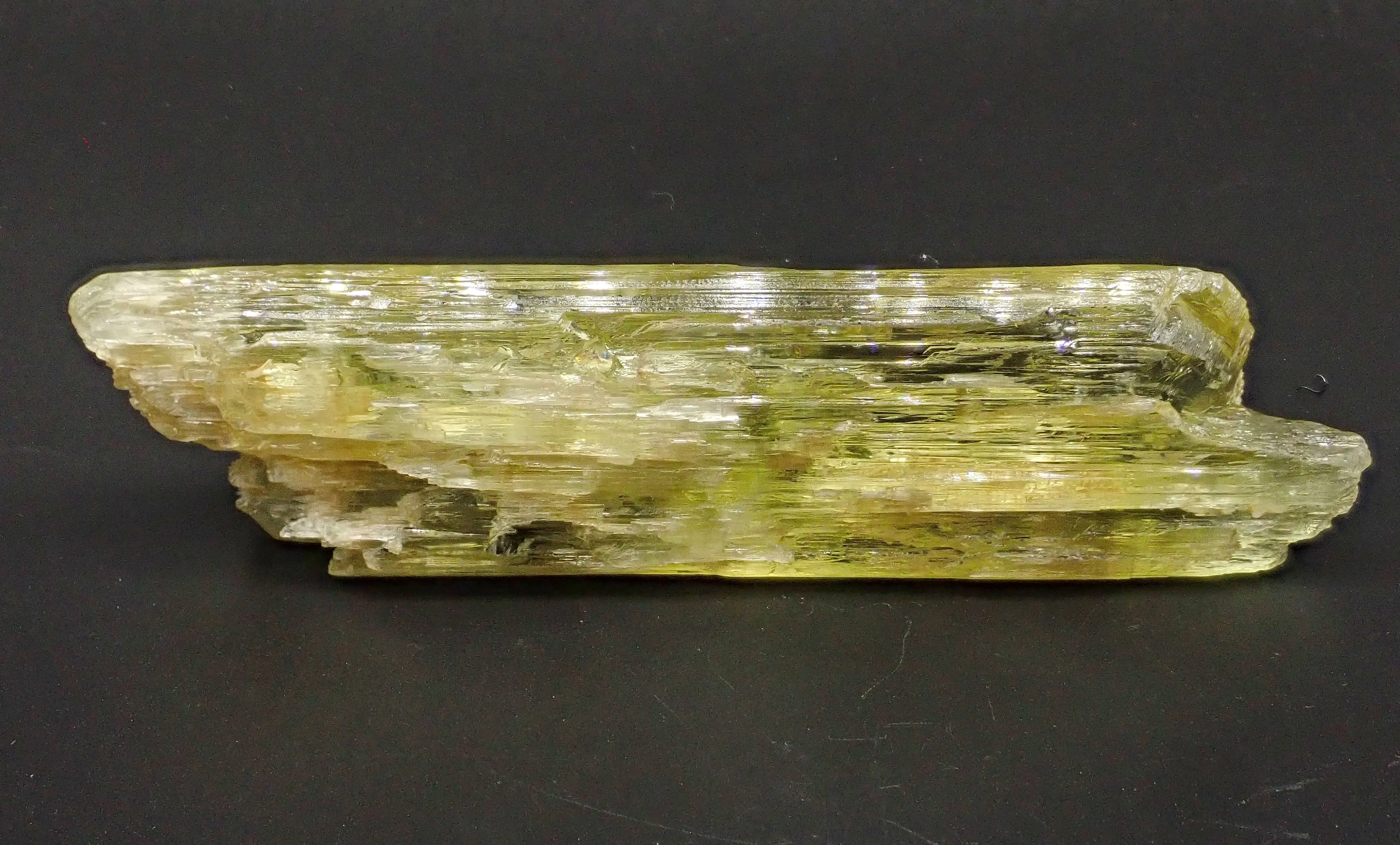Spodumene, variety Hiddenite - image 3