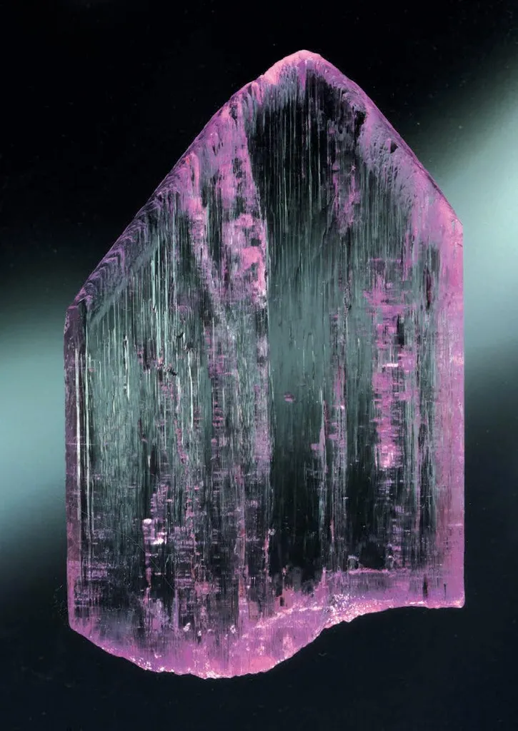 Spodumene (variety Kunzite) image