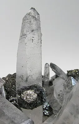 Stannite, Bismuthinite, Quartz - image 2