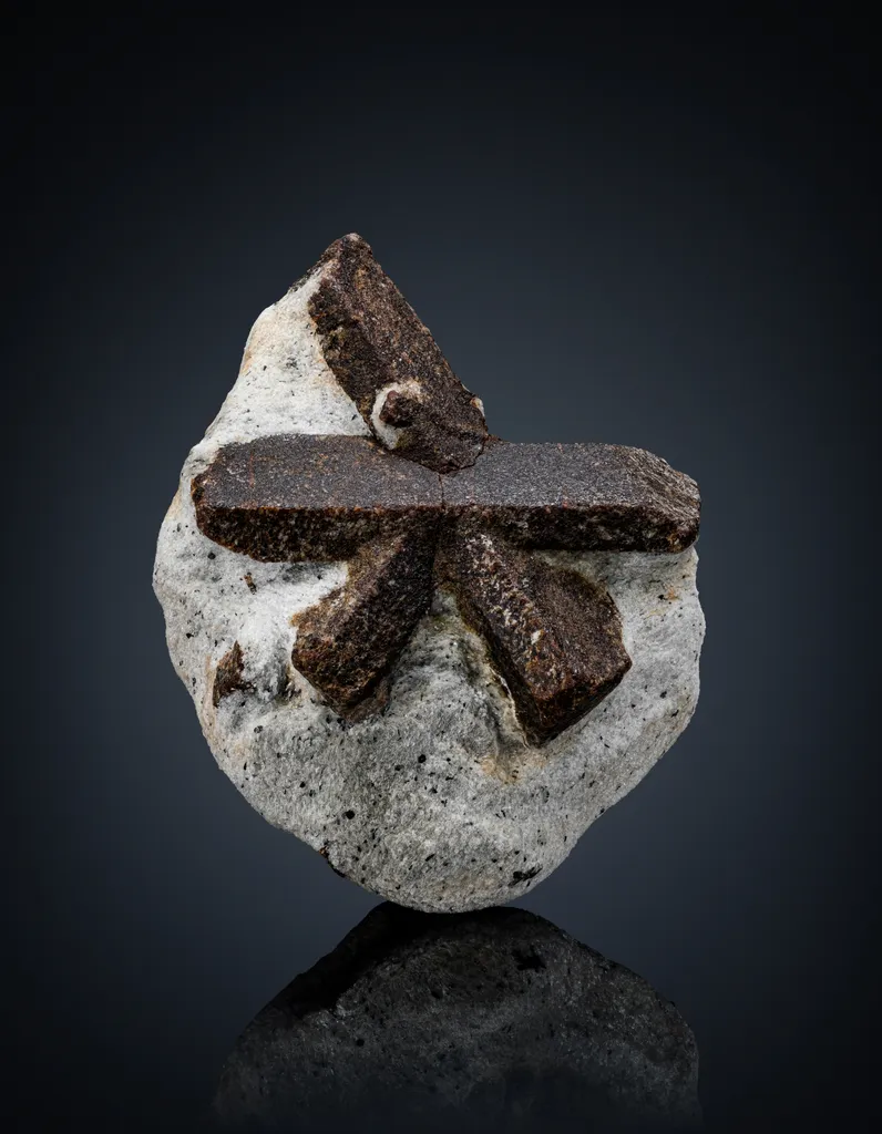 Staurolite image