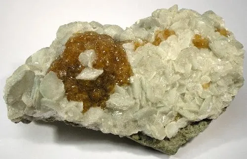 Stellerite, Calcite image